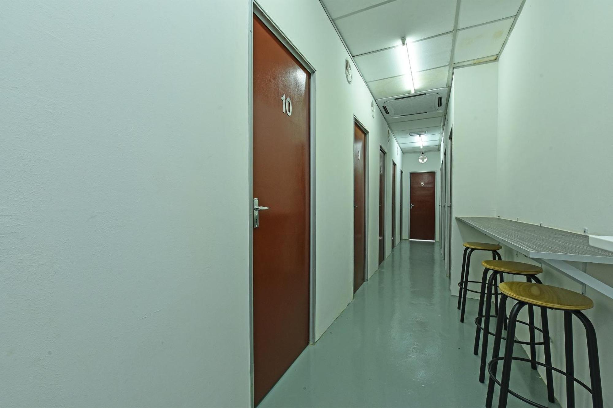 吉隆坡 斯波特昂90500斯里南派地铁青年旅馆酒店 外观 照片