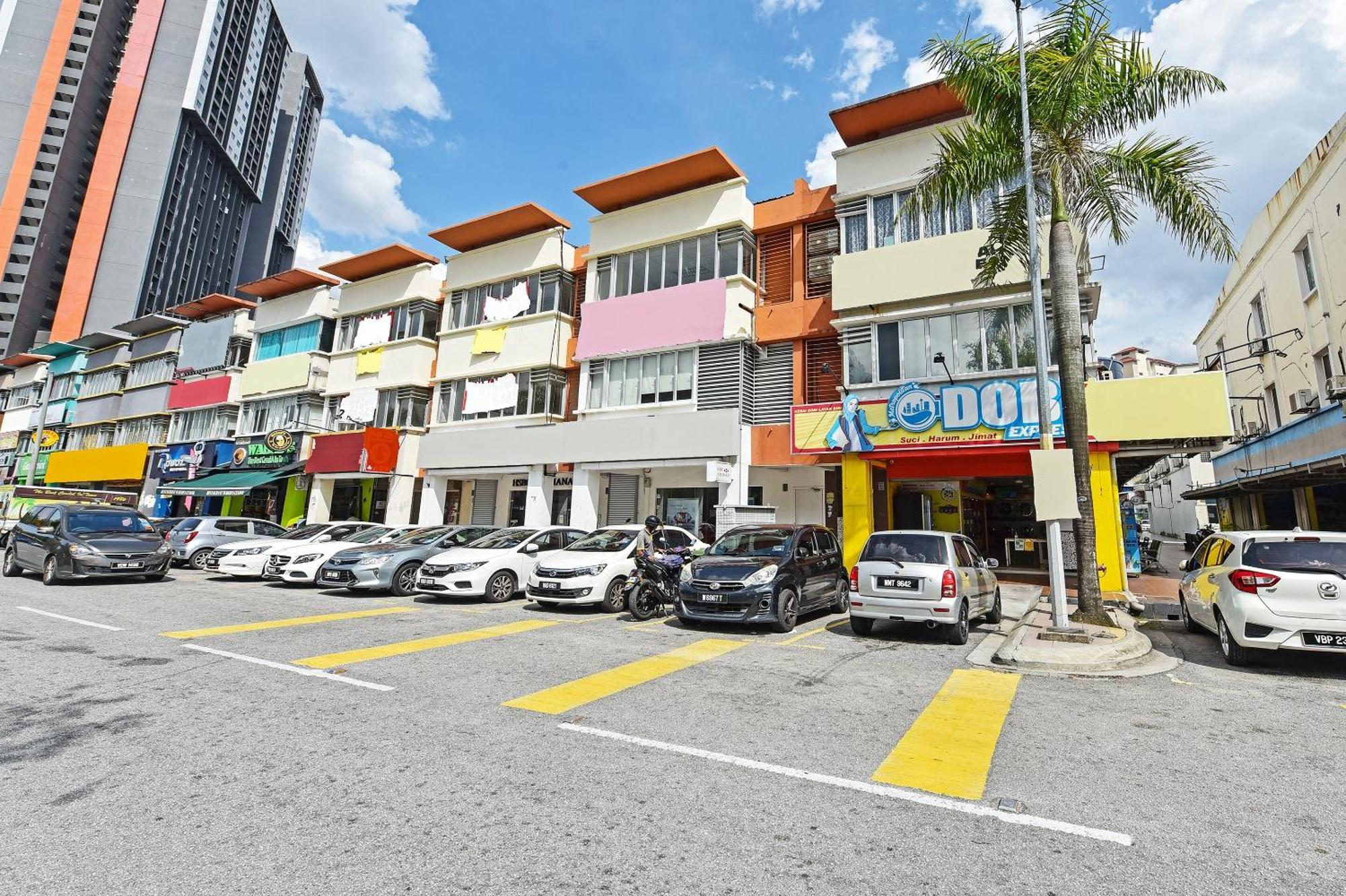 吉隆坡 斯波特昂90500斯里南派地铁青年旅馆酒店 外观 照片